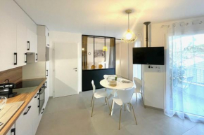 Le Quartz Tresum in a modern residence near the lake garage included